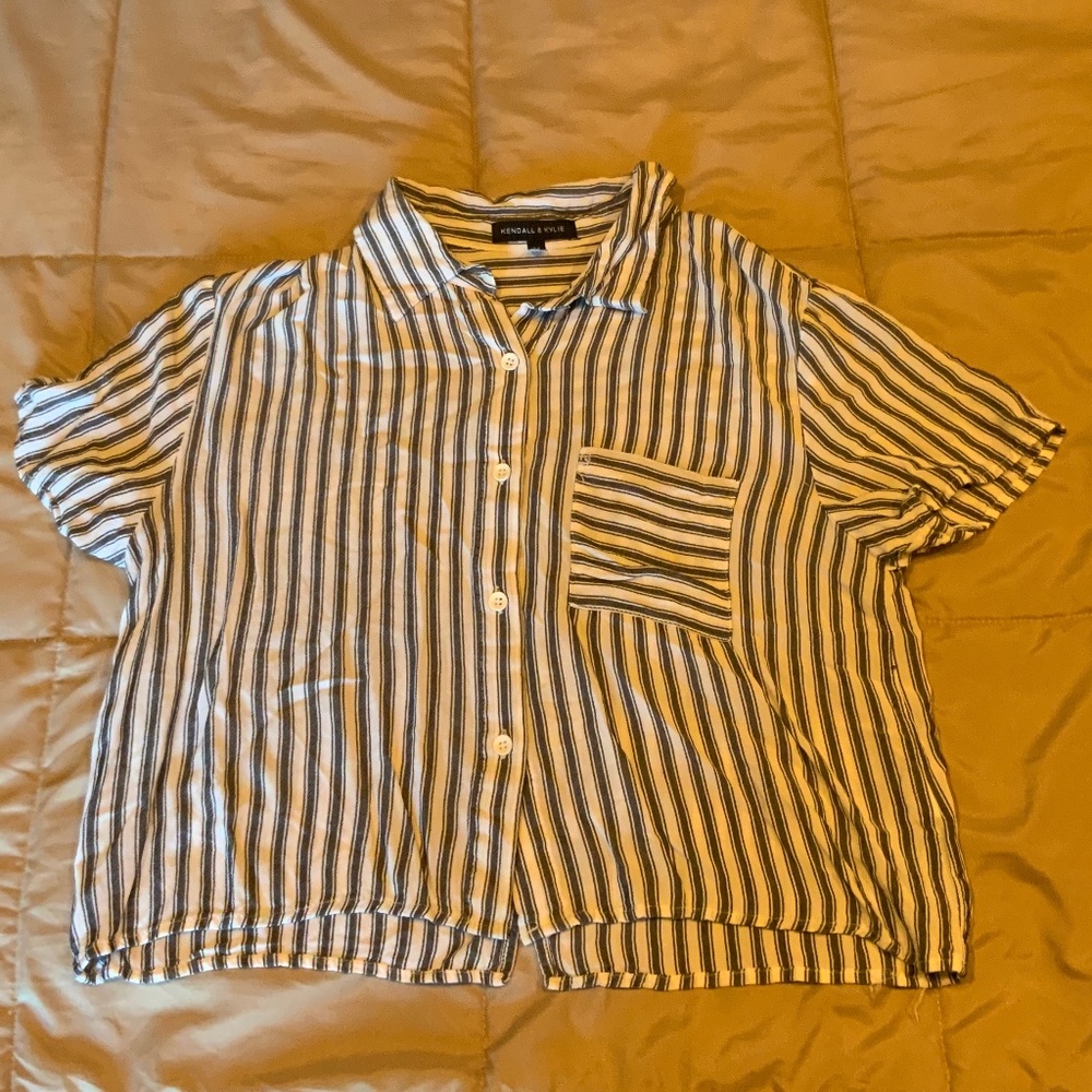 K&K Buttoned Blouse